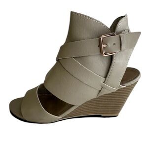 Vintage Crown Taupe 3.5 Inch Wedge Buckle and Zip Bootie Sandals Womens 10